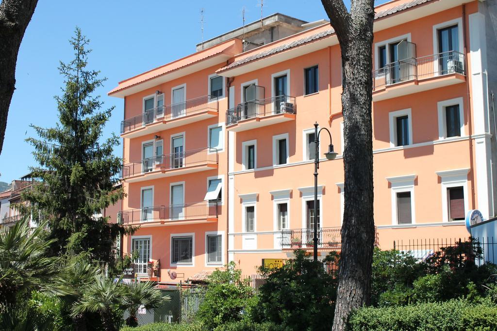 Hotel La Villa Ceccano Екстер'єр фото
