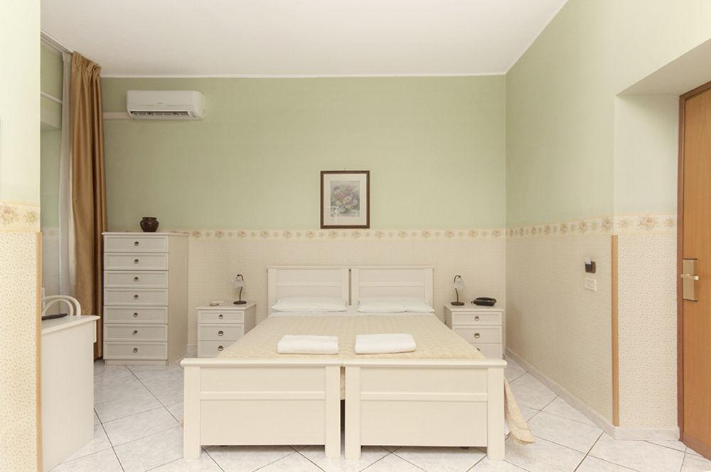 Hotel La Villa Ceccano Екстер'єр фото