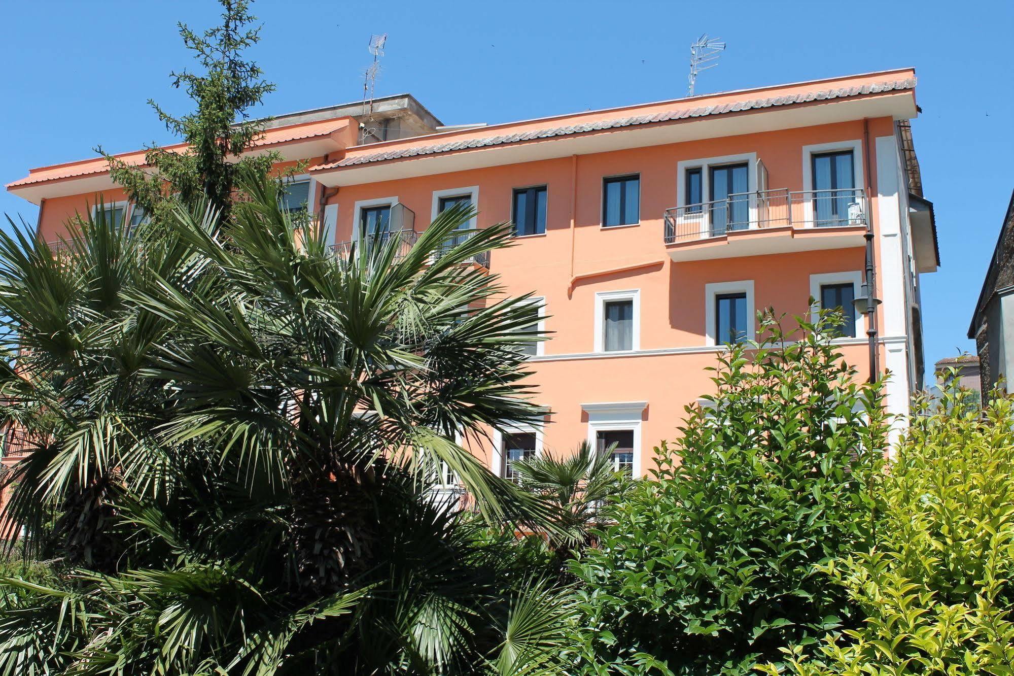 Hotel La Villa Ceccano Екстер'єр фото