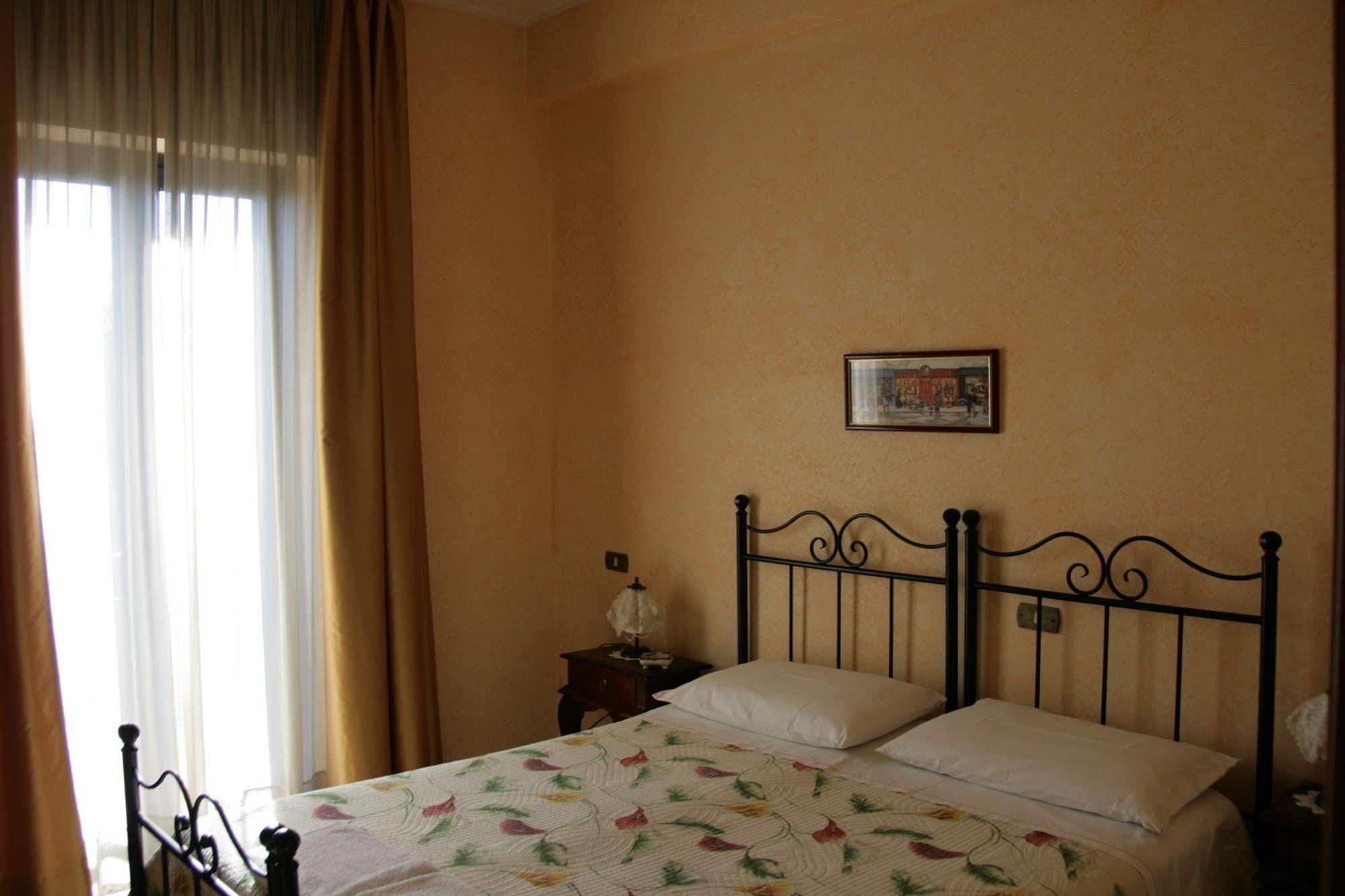 Hotel La Villa Ceccano Екстер'єр фото