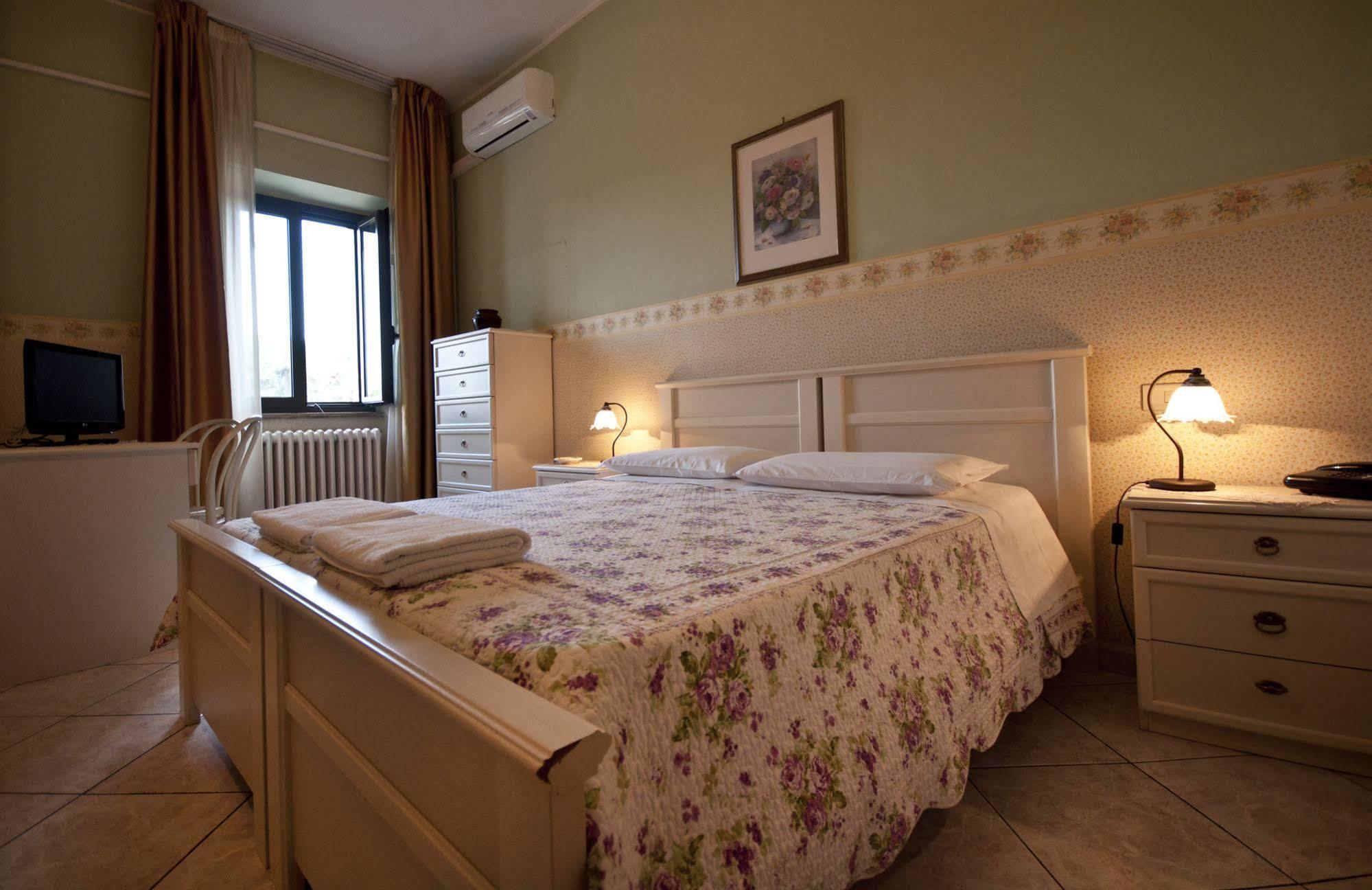 Hotel La Villa Ceccano Екстер'єр фото
