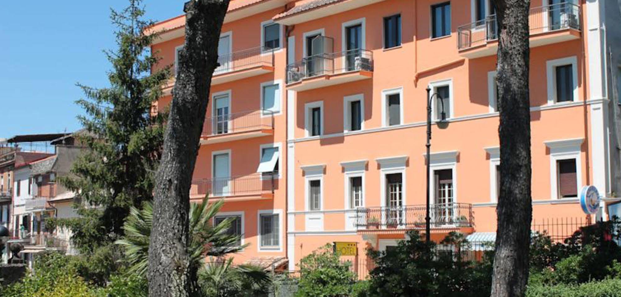 Hotel La Villa Ceccano Екстер'єр фото